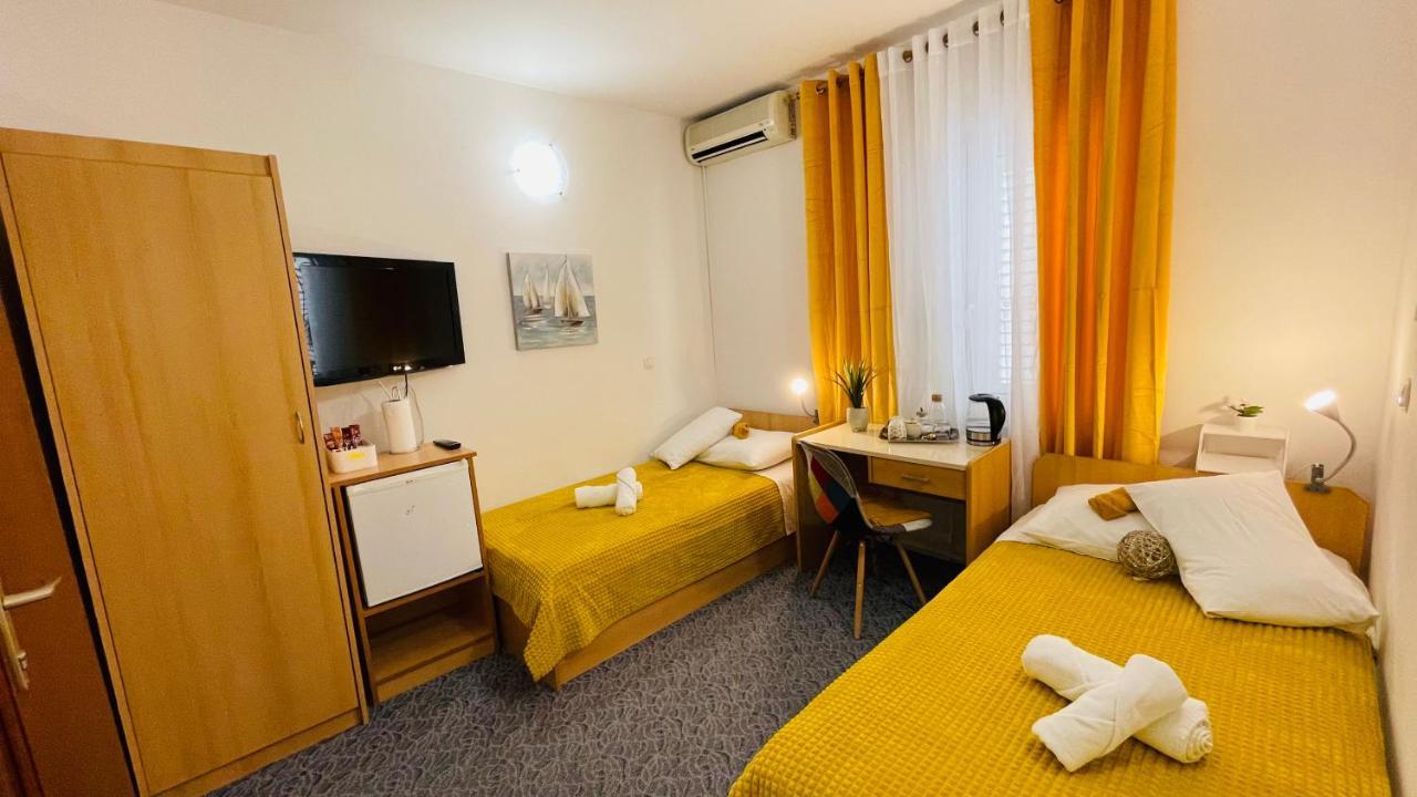 Apartmens And Rooms Madunic V Split Luaran gambar