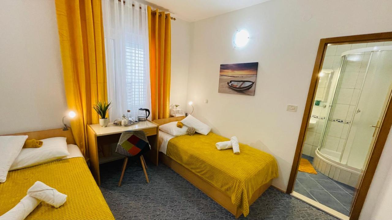 Apartmens And Rooms Madunic V Split Luaran gambar