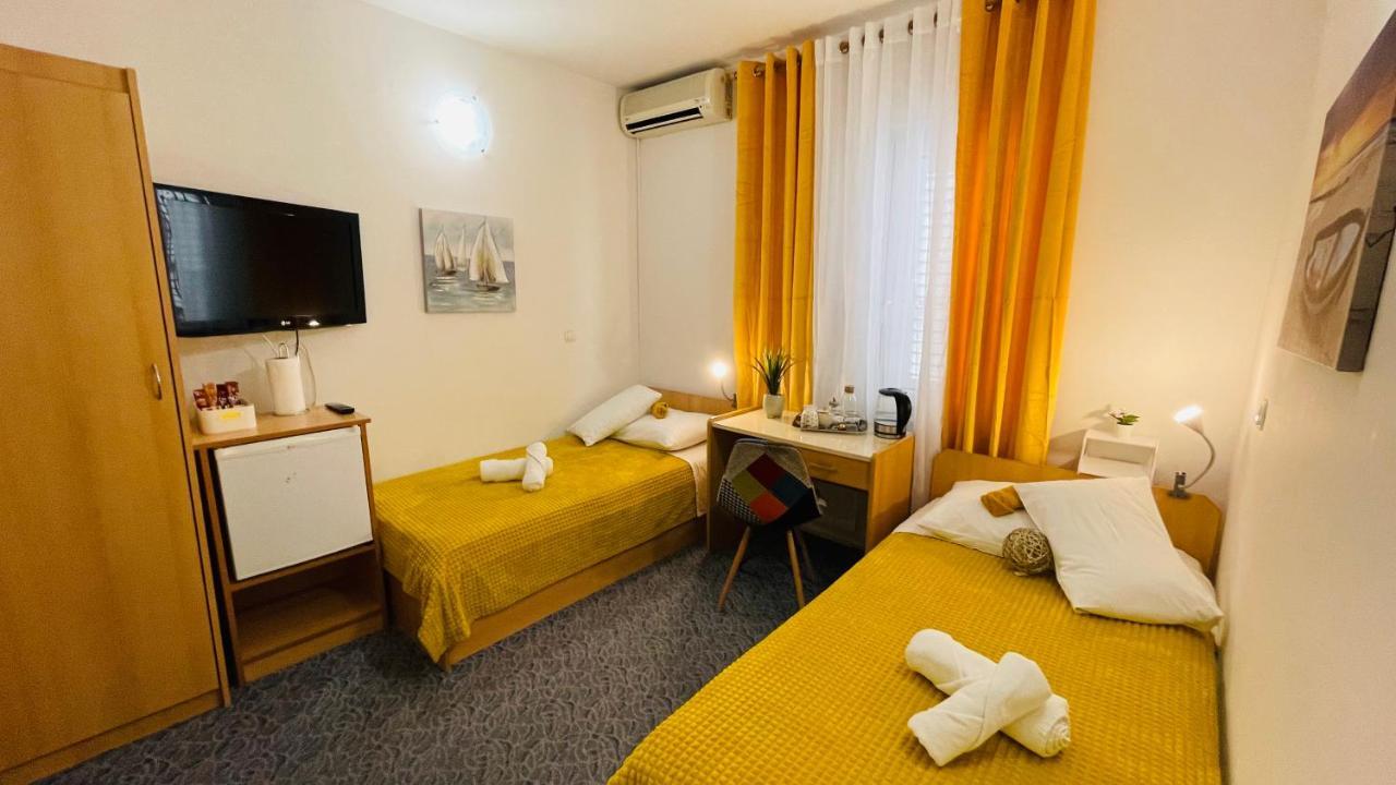 Apartmens And Rooms Madunic V Split Luaran gambar