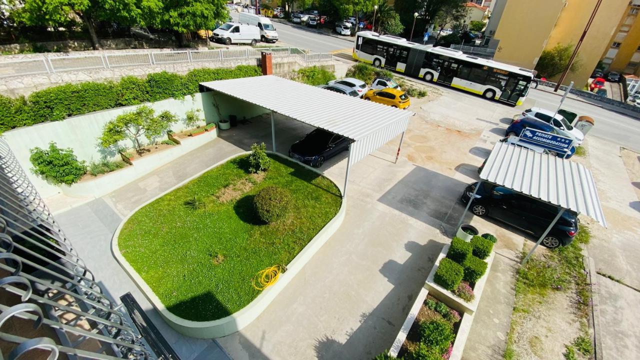 Apartmens And Rooms Madunic V Split Luaran gambar